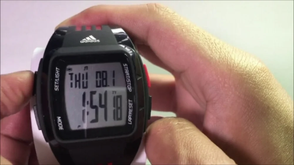Orologio Adidas Sportivo: Il Compagno Ideale Per Atleti E Appassionati Di Sport 4 Adidas Interfaccia Utente E Facilita D Uso 1 - Finewatch.eu